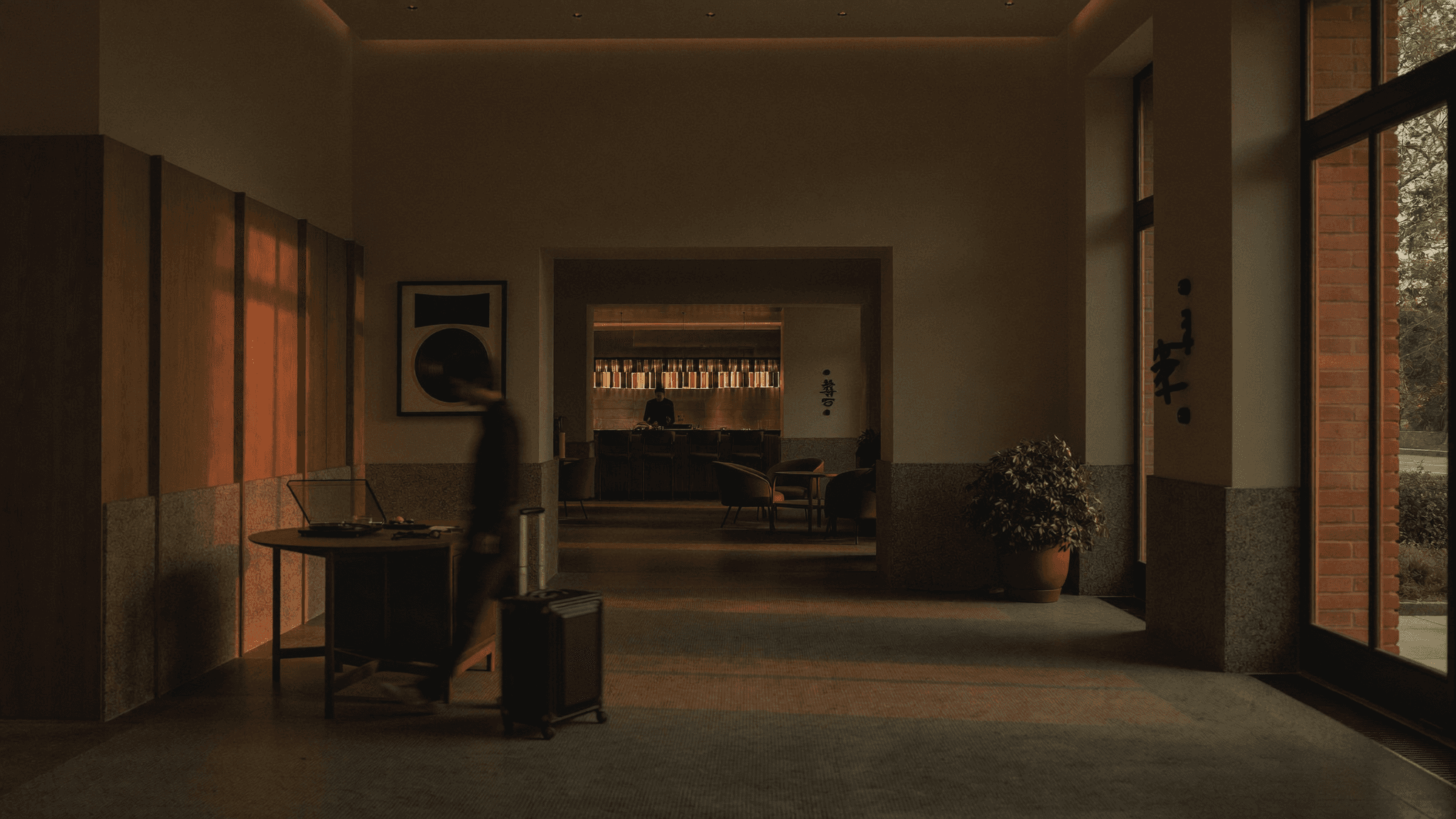 How hotel lobby music shapes first impressions